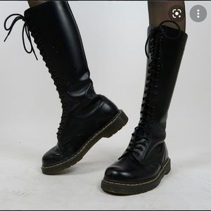 Dr. Marten 20 Eye Knee High Boots